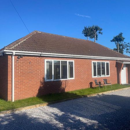 Beautiful 3-Bed Bungalow In Bawtry ดอนคาสเตอร์ ภายนอก รูปภาพ